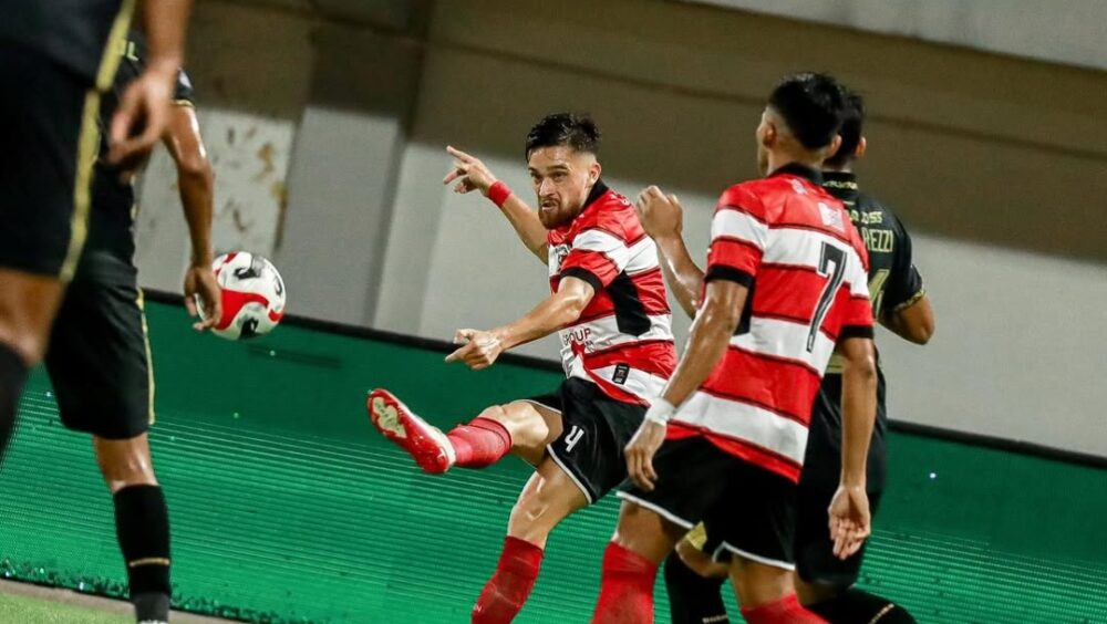 Banyak Peluang Terbuang, RB Soroti Finishing Madura United saat Lawan Borneo FC